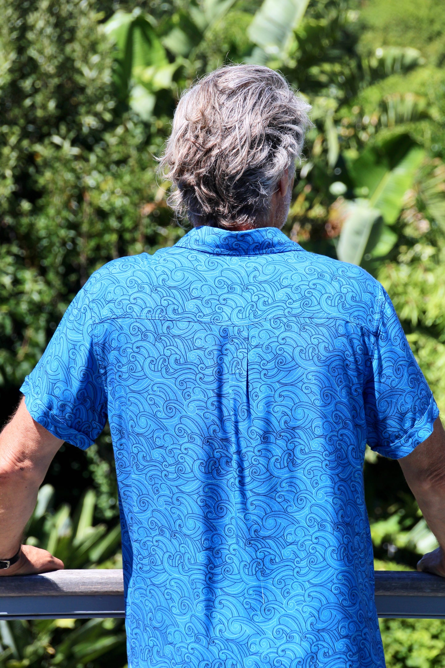 Kandui Surf - "Waves" Men’s Button-Up Shirt